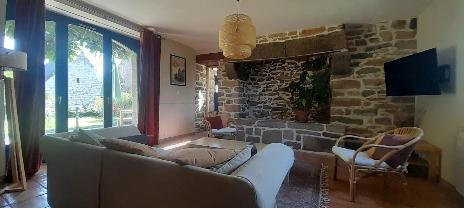 Longere Entre Mer Et Campagne Avec Piscine Pluguffan